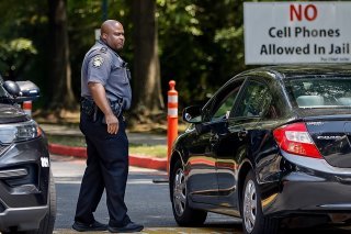 Donald Trump et les 18 autres prévenus ont jusqu'à vendredi à midi (18h00 en Suisse) pour se présenter à la prison du tribunal du comté de Fulton.